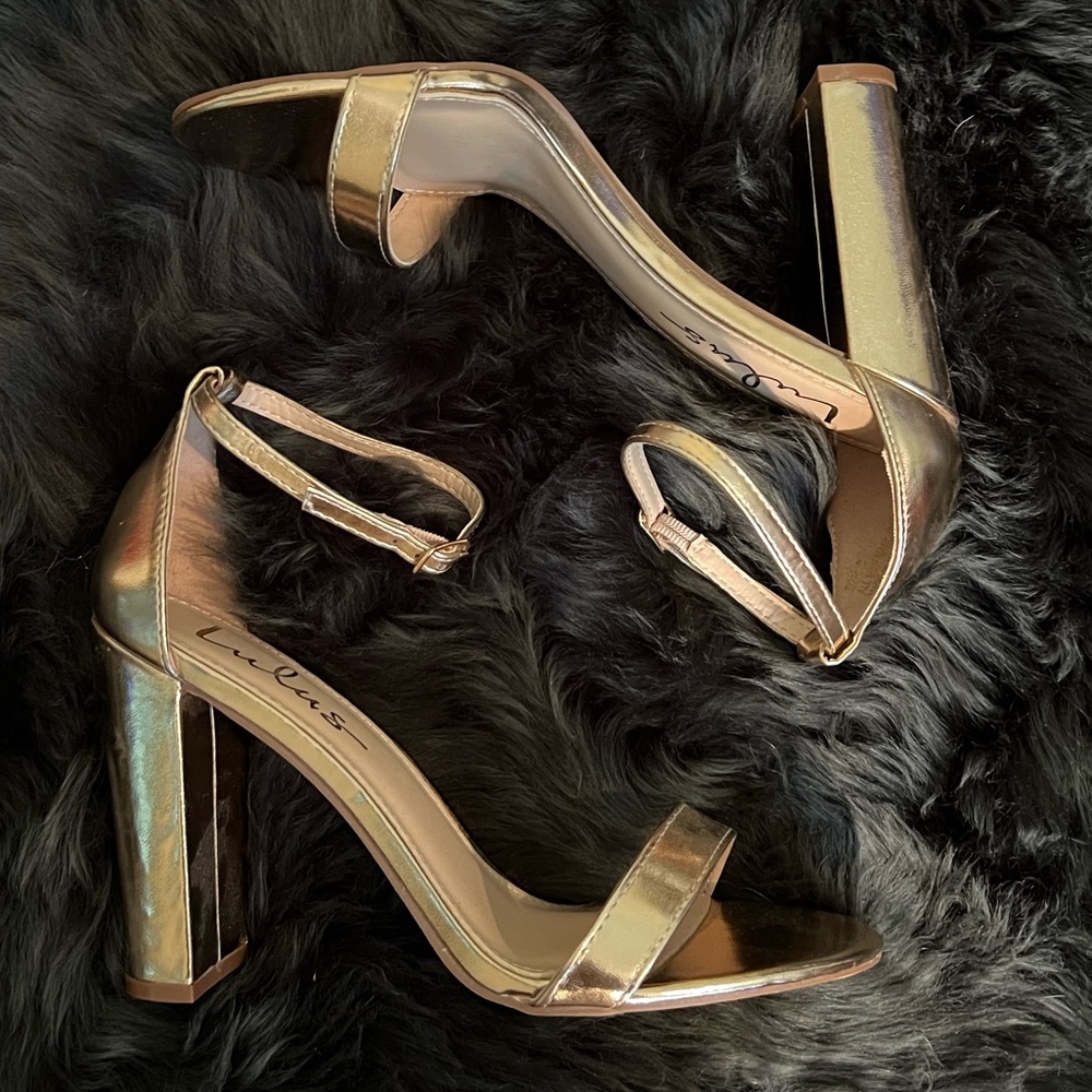 Lulu’s gold sandals